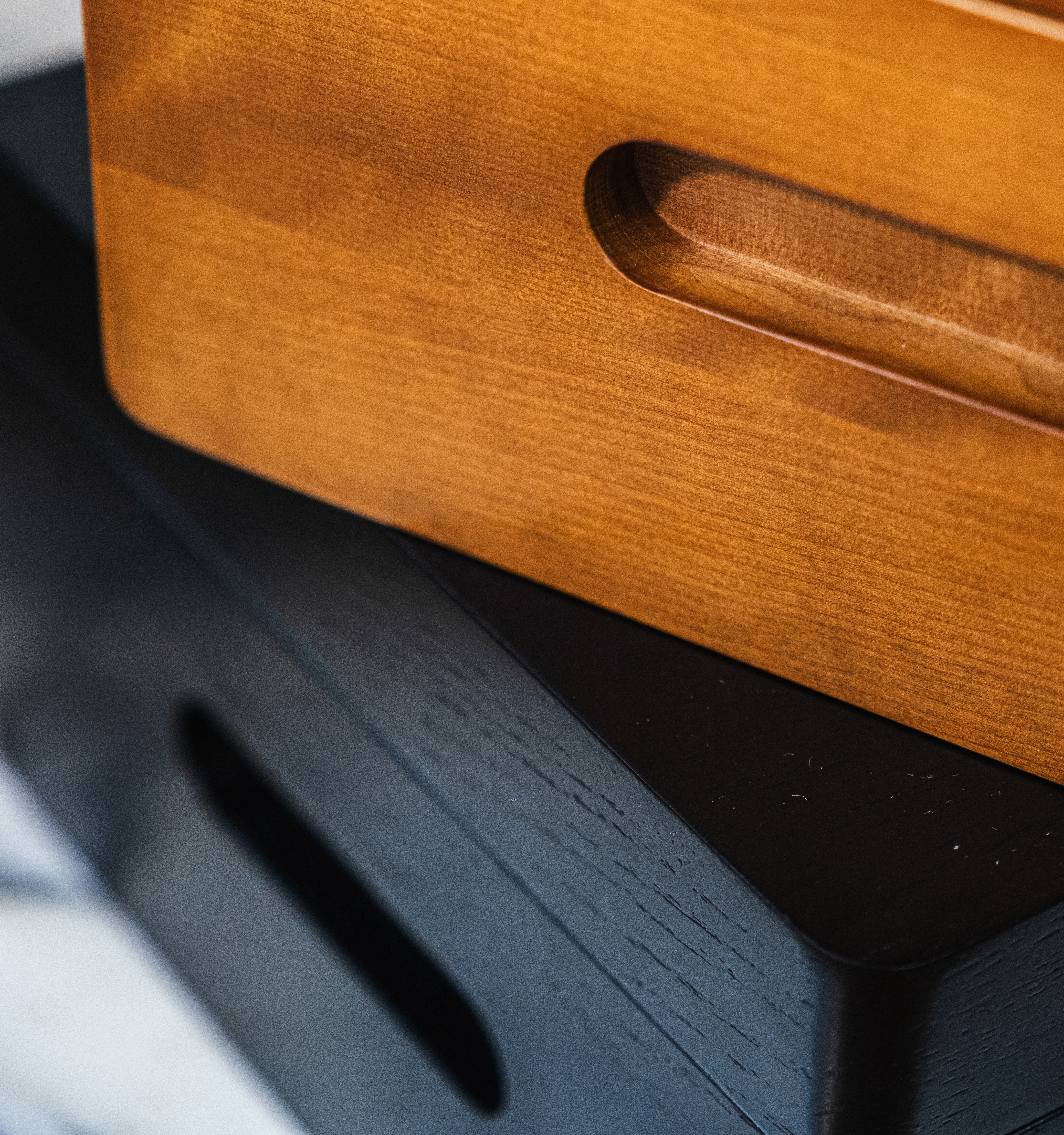 Empty solid wood poker case for 500 chips