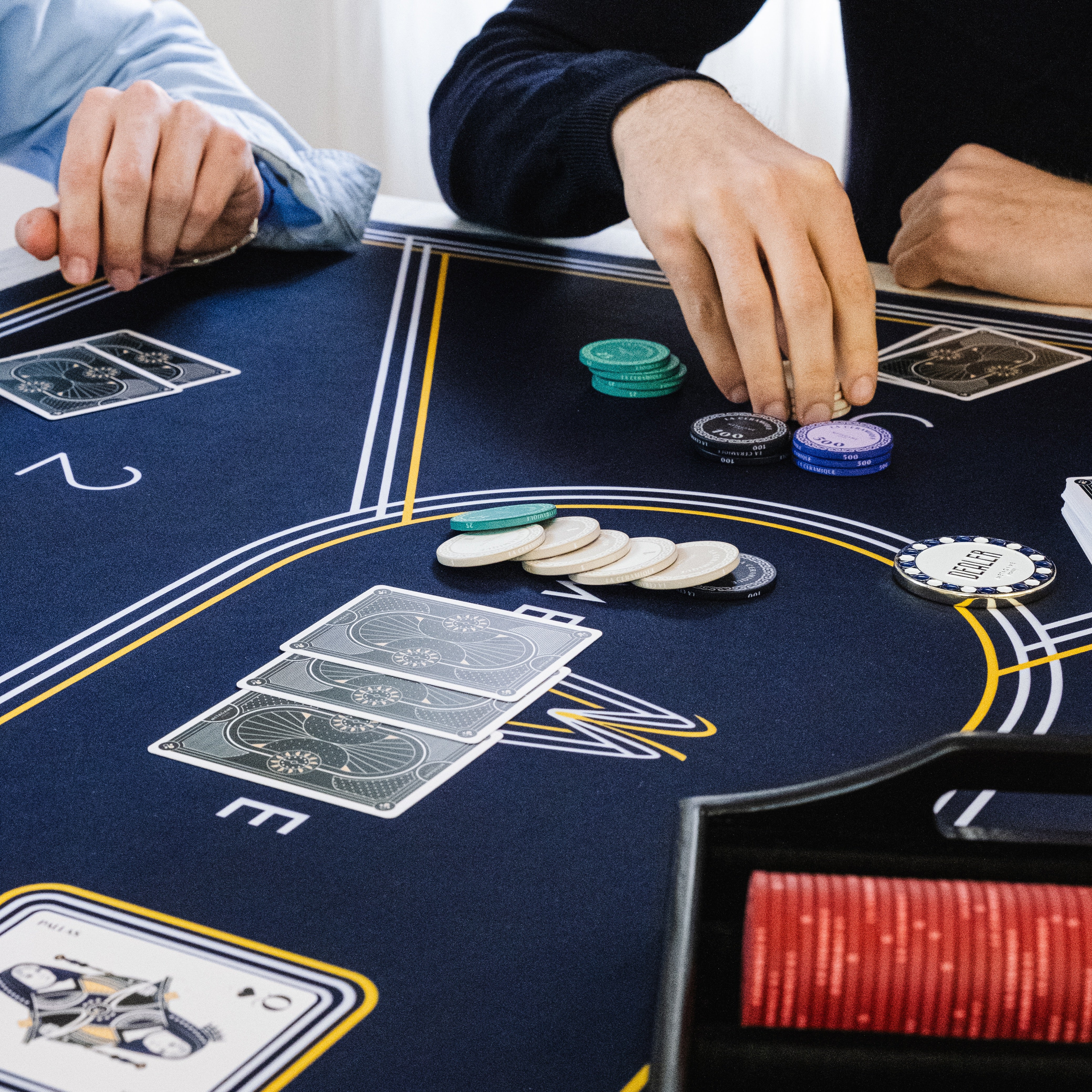 Partie de poker live sur table metagame